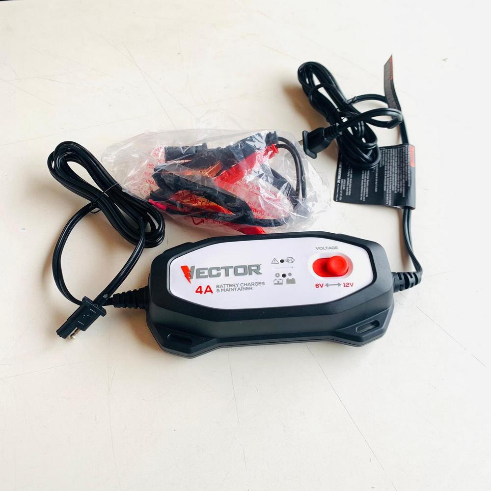 1600 Peak Amp Automotive Lithium Jump Starter, Portable Power - 15W USB-A & USB-C (SS16LV) 1600 Peak Amp Automotive Lithium Jump Starter, Portable Power - 15W USB-A & USB-C (SS16LV)